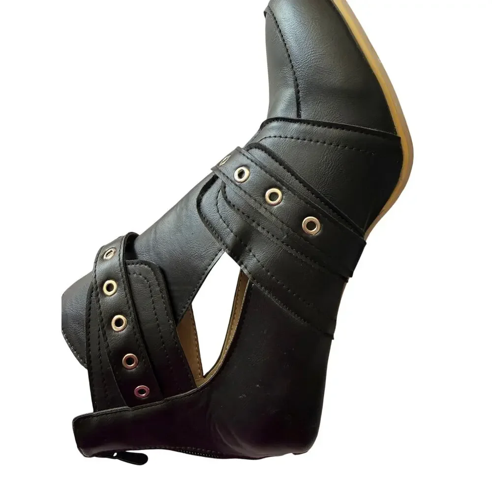 Black Leather Ankle Boots w/ Buckle & Strap Detail Chunky Heel NWOT